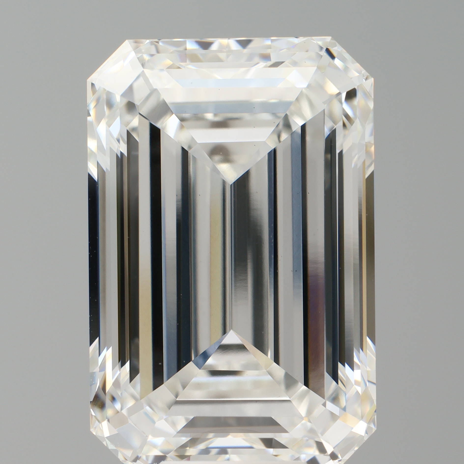 Emerald cut 12ct F VS1
