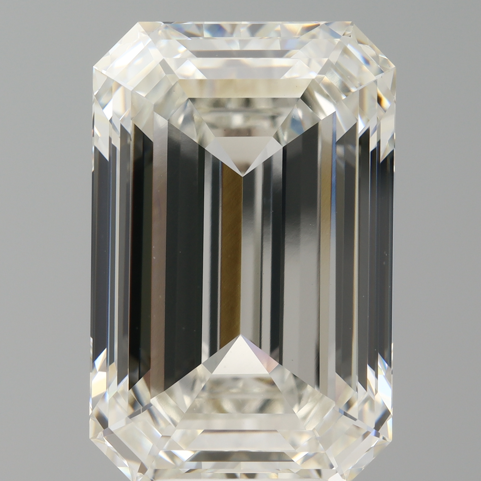 Emerald cut 9.01ct G VVS2