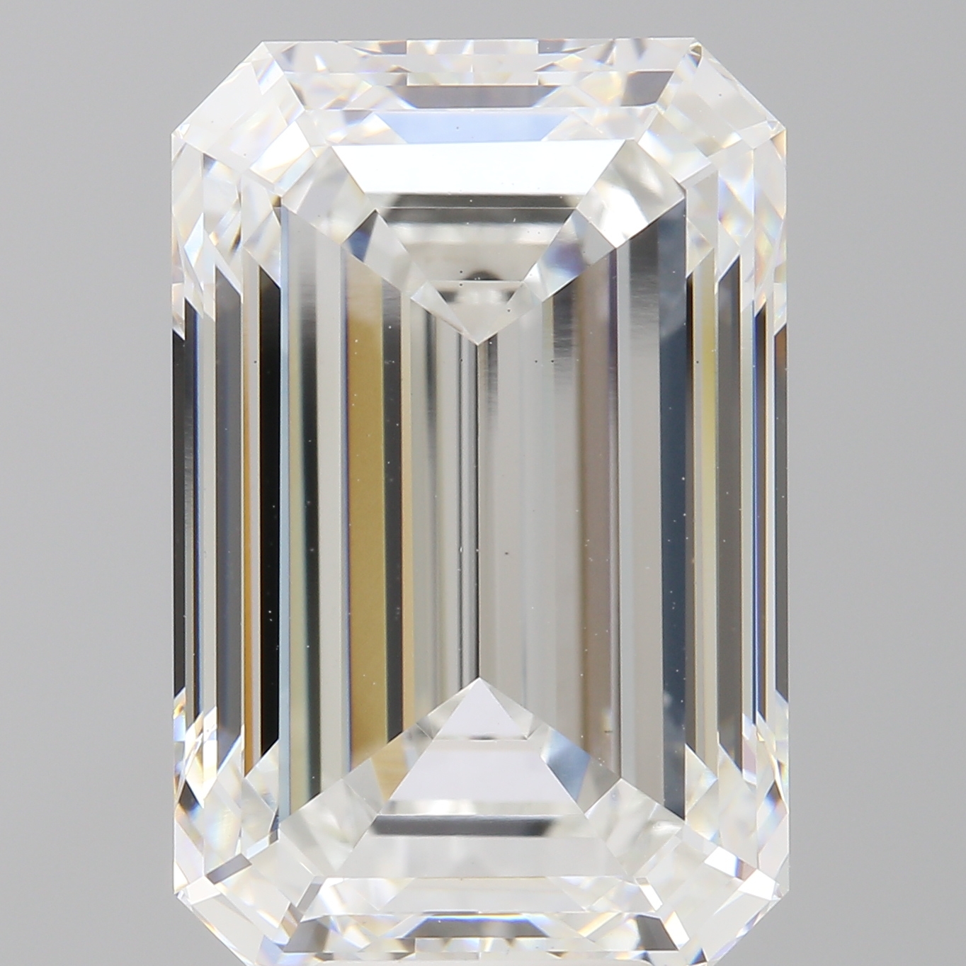 Emerald cut 10ct F VS1