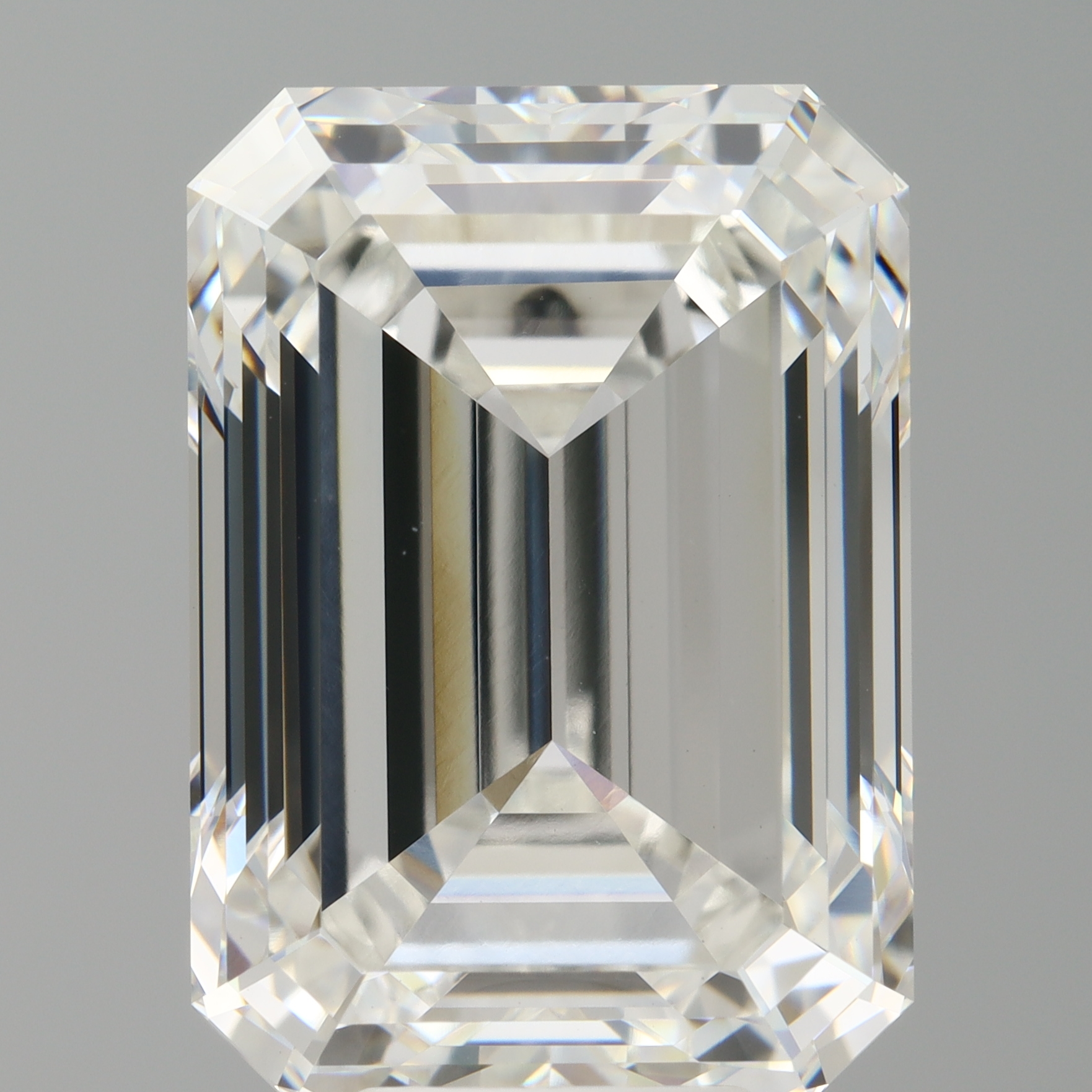 Emerald cut 10.1ct F VVS2