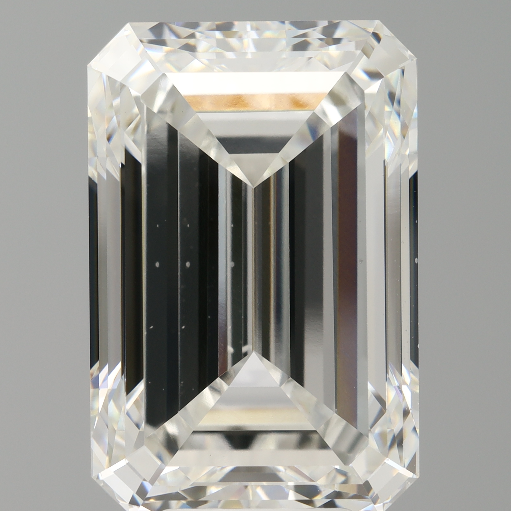Emerald cut 9.00ct F VS2