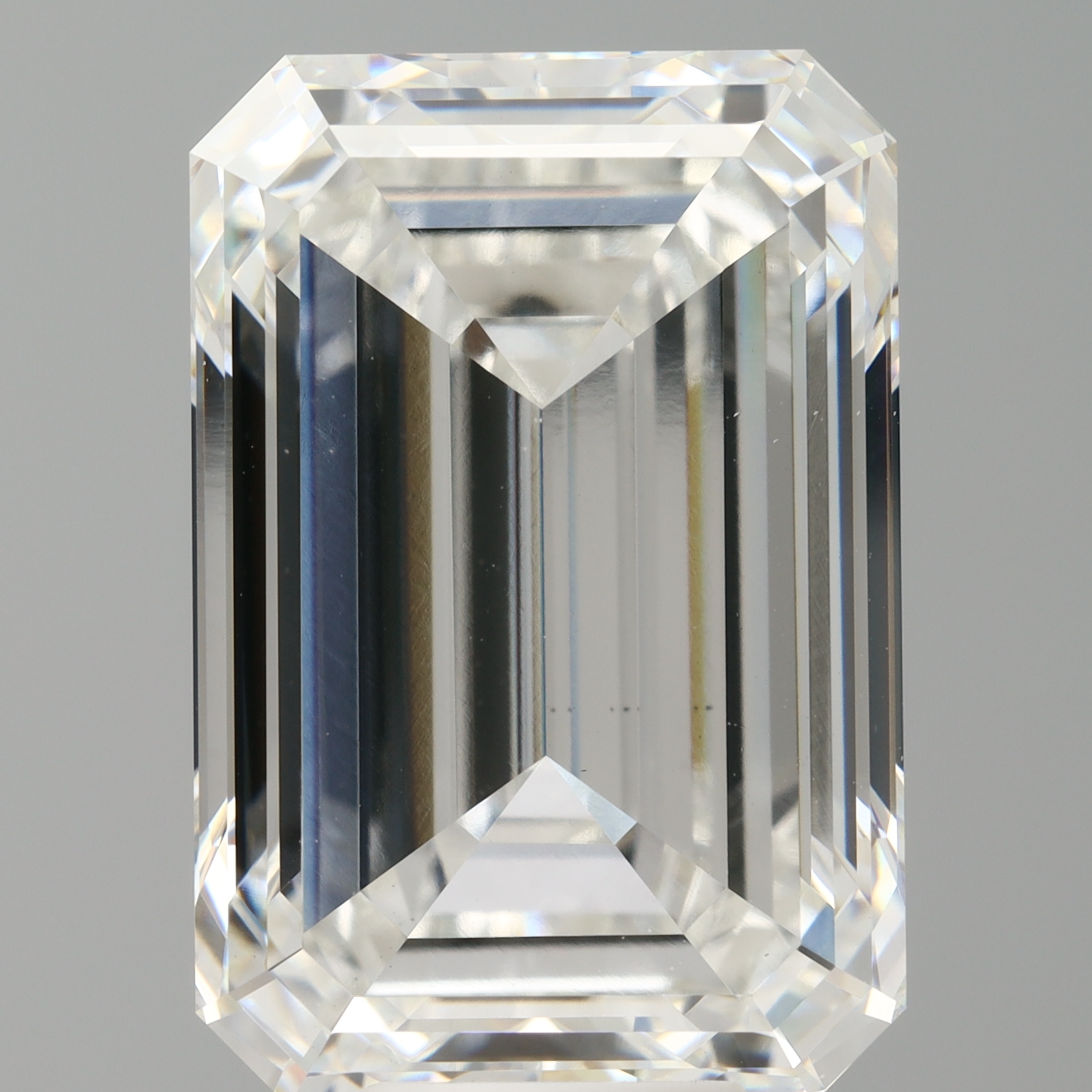Emerald cut 10.5ct F VS1